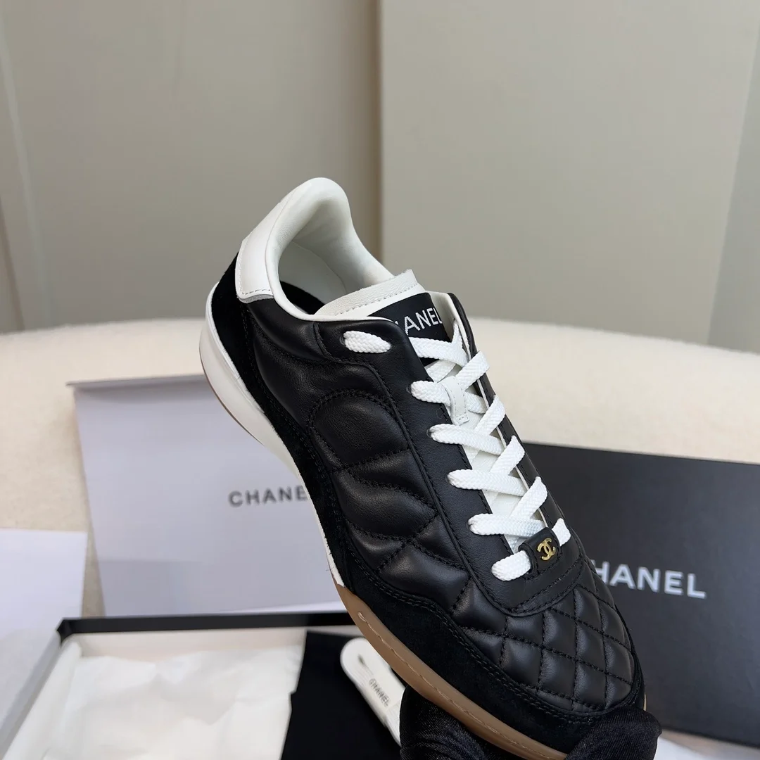 샤넬 스웨이드 카프스킨 퀄팅 스니커즈