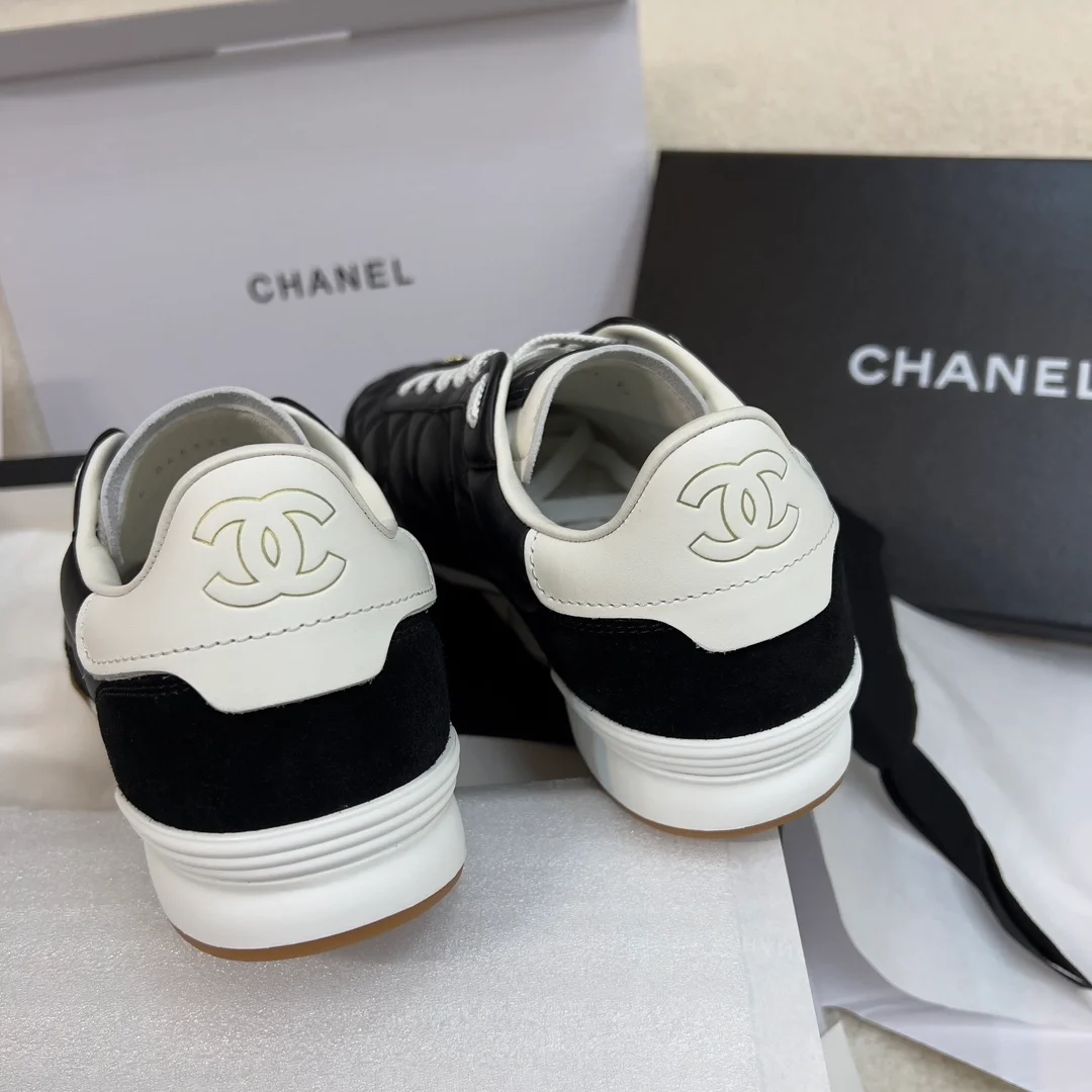 샤넬 스웨이드 카프스킨 퀄팅 스니커즈