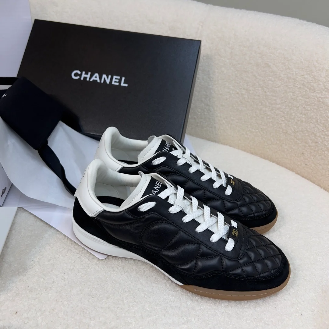 샤넬 스웨이드 카프스킨 퀄팅 스니커즈