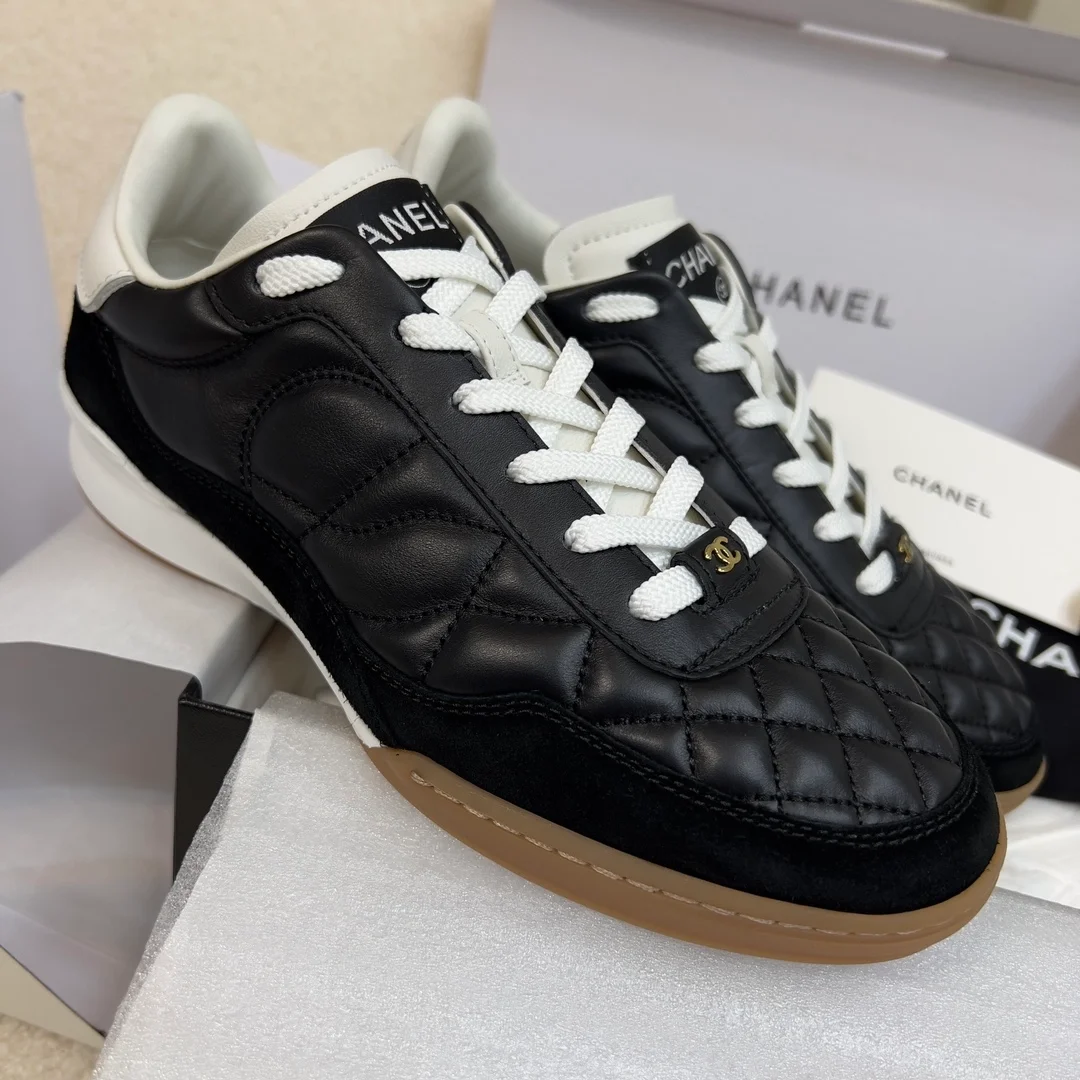 샤넬 스웨이드 카프스킨 퀄팅 스니커즈