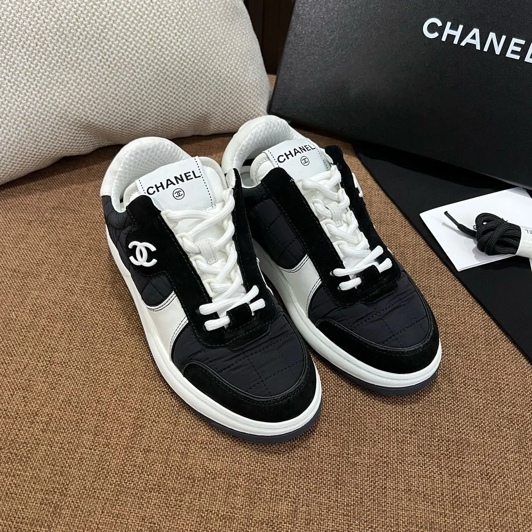 샤넬 CC 퀼팅 패브릭 스웨이드 트레이너 스니커즈