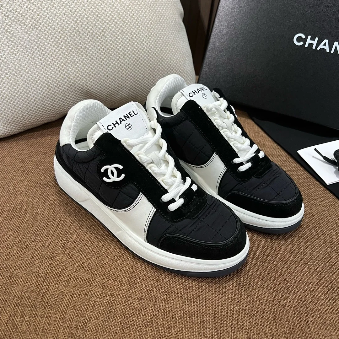 샤넬 CC 퀼팅 패브릭 스웨이드 트레이너 스니커즈