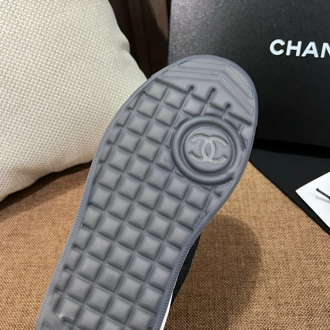 샤넬 CC 퀼팅 패브릭 스웨이드 트레이너 스니커즈