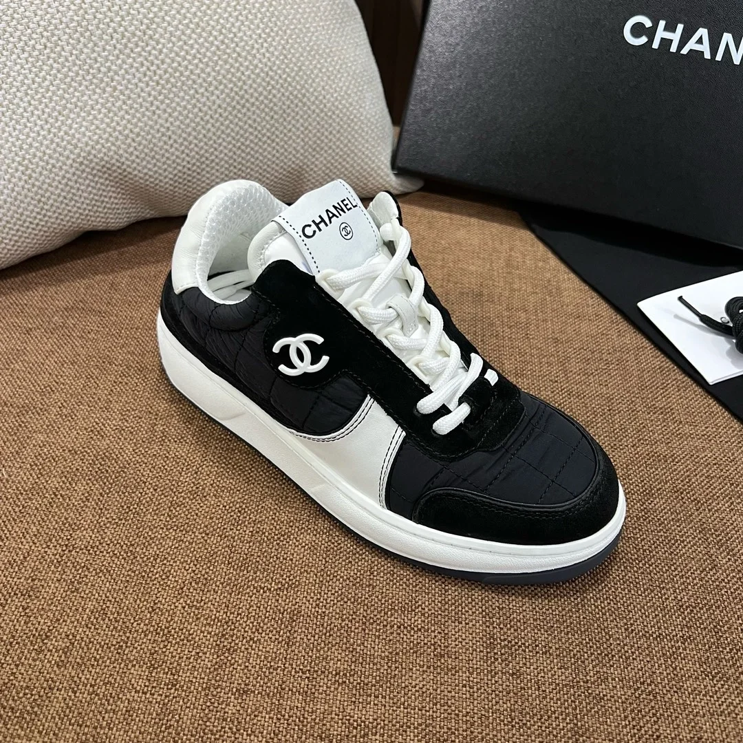 샤넬 CC 퀼팅 패브릭 스웨이드 트레이너 스니커즈