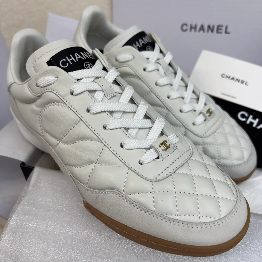 샤넬 스니커즈 카프스킨 스웨이드 카프스킨 & 화이트