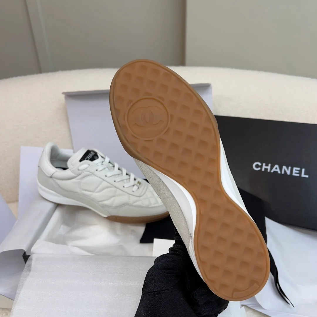 샤넬 스니커즈 카프스킨 스웨이드 카프스킨 & 화이트