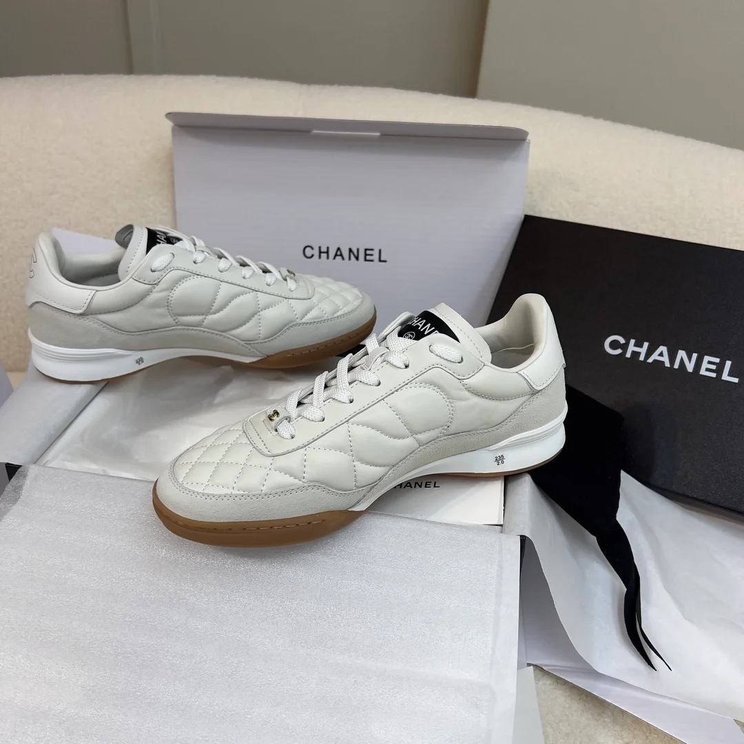 샤넬 스니커즈 카프스킨 스웨이드 카프스킨 & 화이트