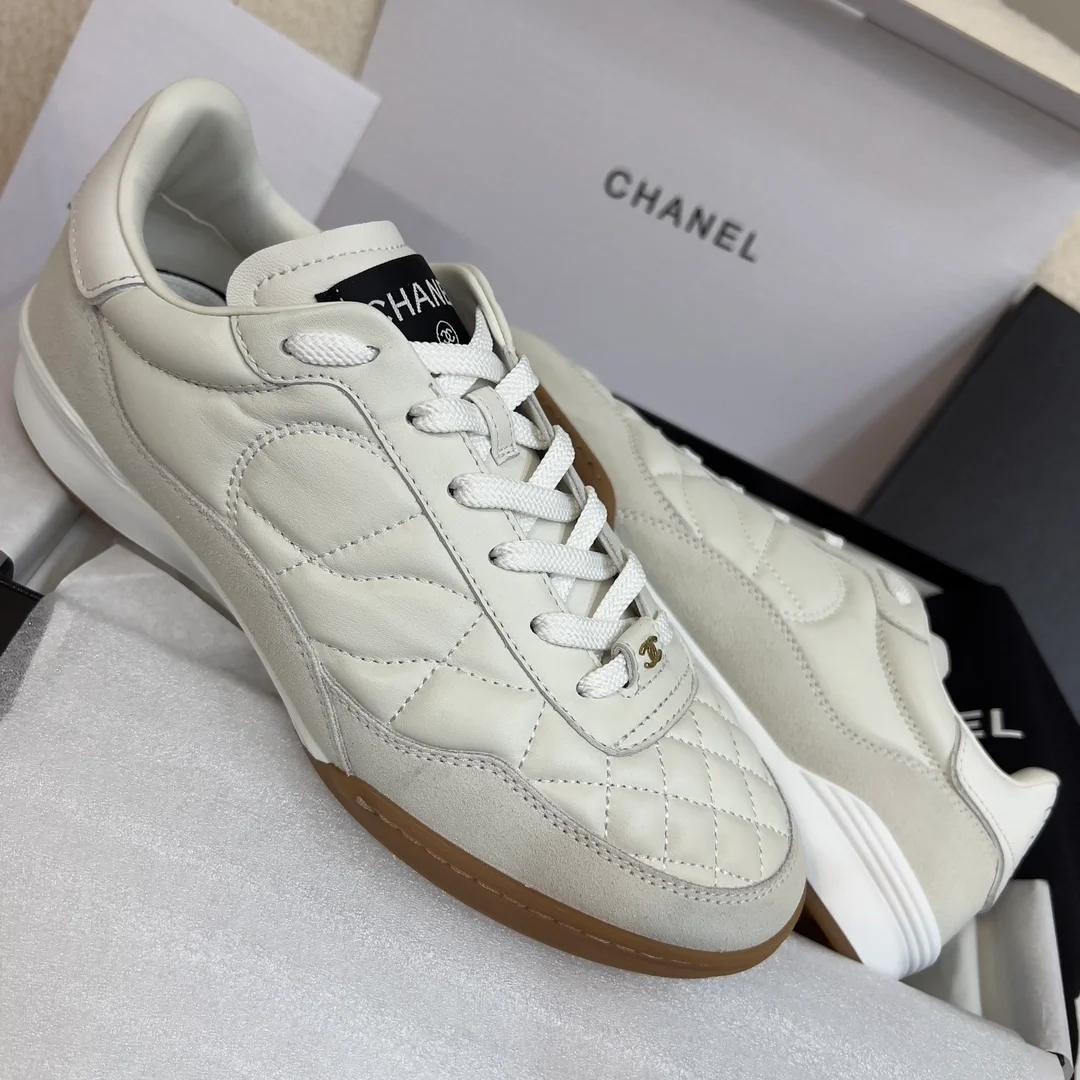 샤넬 스니커즈 카프스킨 스웨이드 카프스킨 & 화이트