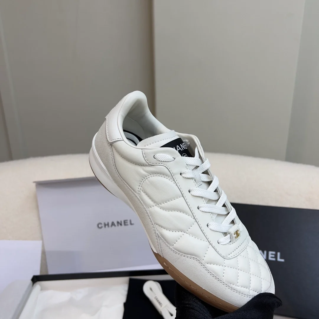 샤넬 스니커즈 카프스킨 스웨이드 카프스킨 & 화이트