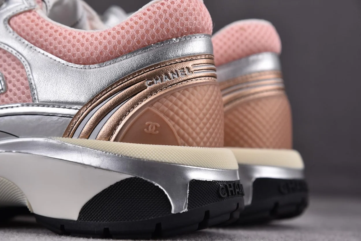 샤넬 스니커즈 패브릭 라미네이티드 & 핑크 실버