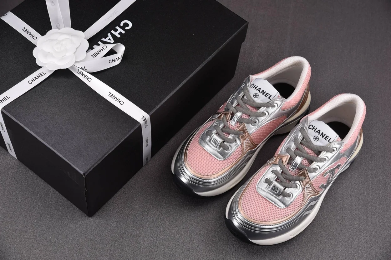 샤넬 스니커즈 패브릭 라미네이티드 & 핑크 실버
