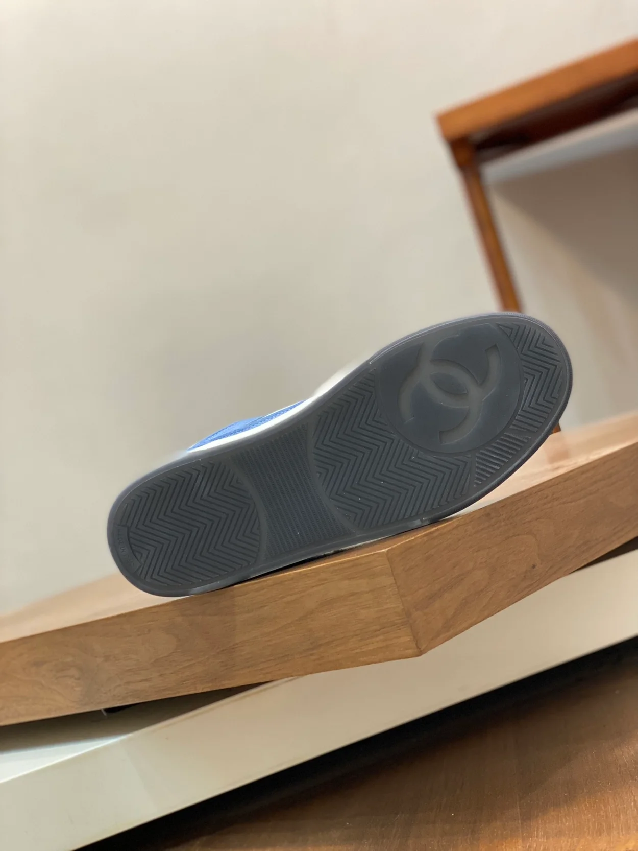 샤넬 CC 로고 블루 스웨이드 스니커즈