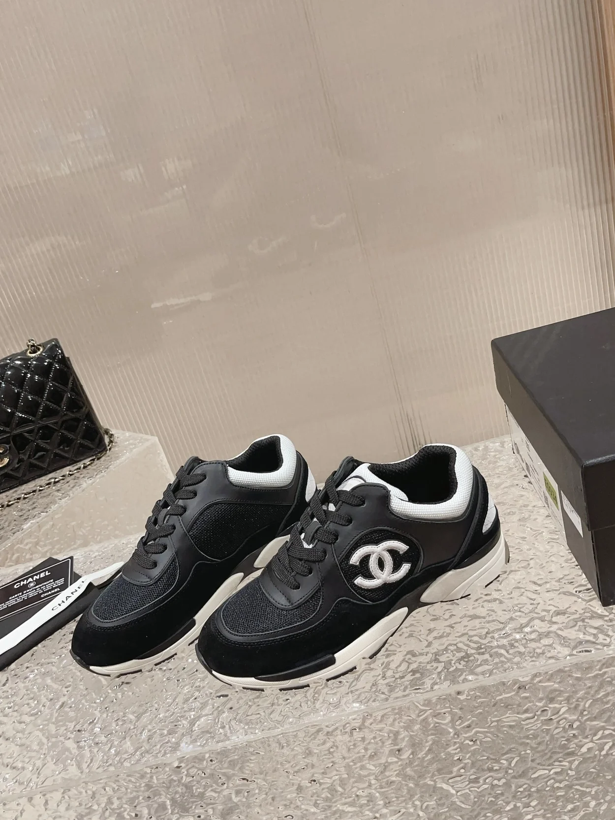 샤넬 스니커즈 스웨이드 네이비 블랙