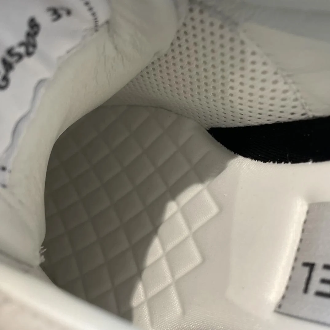 샤넬 CC로고 벨벳 스웨이드 스니커즈