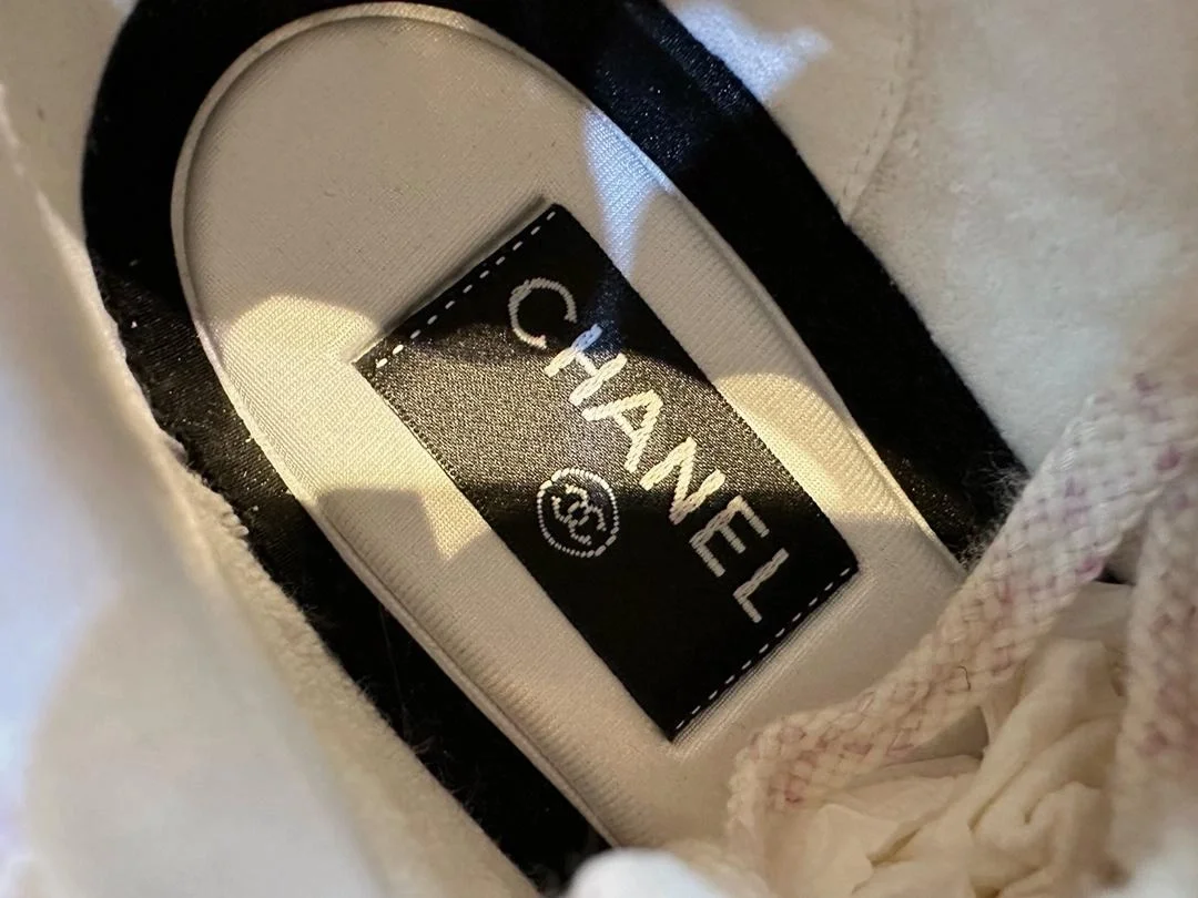 샤넬 CC 로고 트위드 스니커즈 핑크