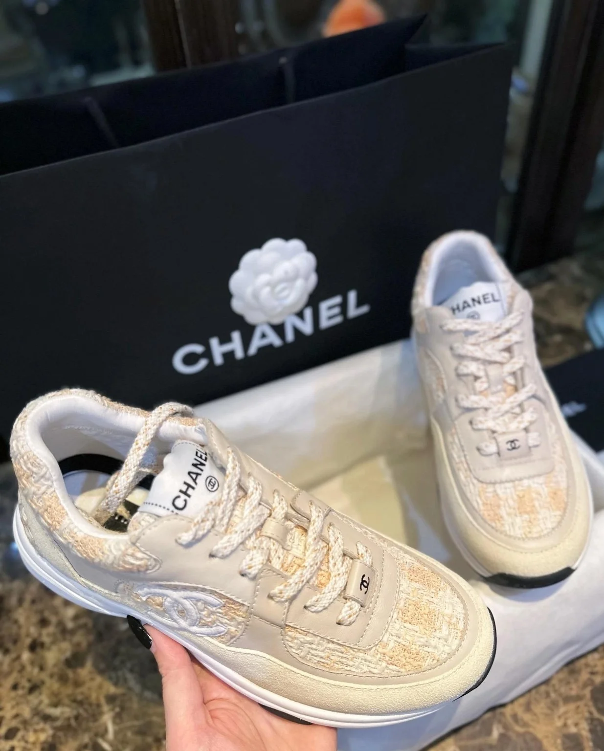 샤넬 CC 로고 트위드 스니커즈 오렌지