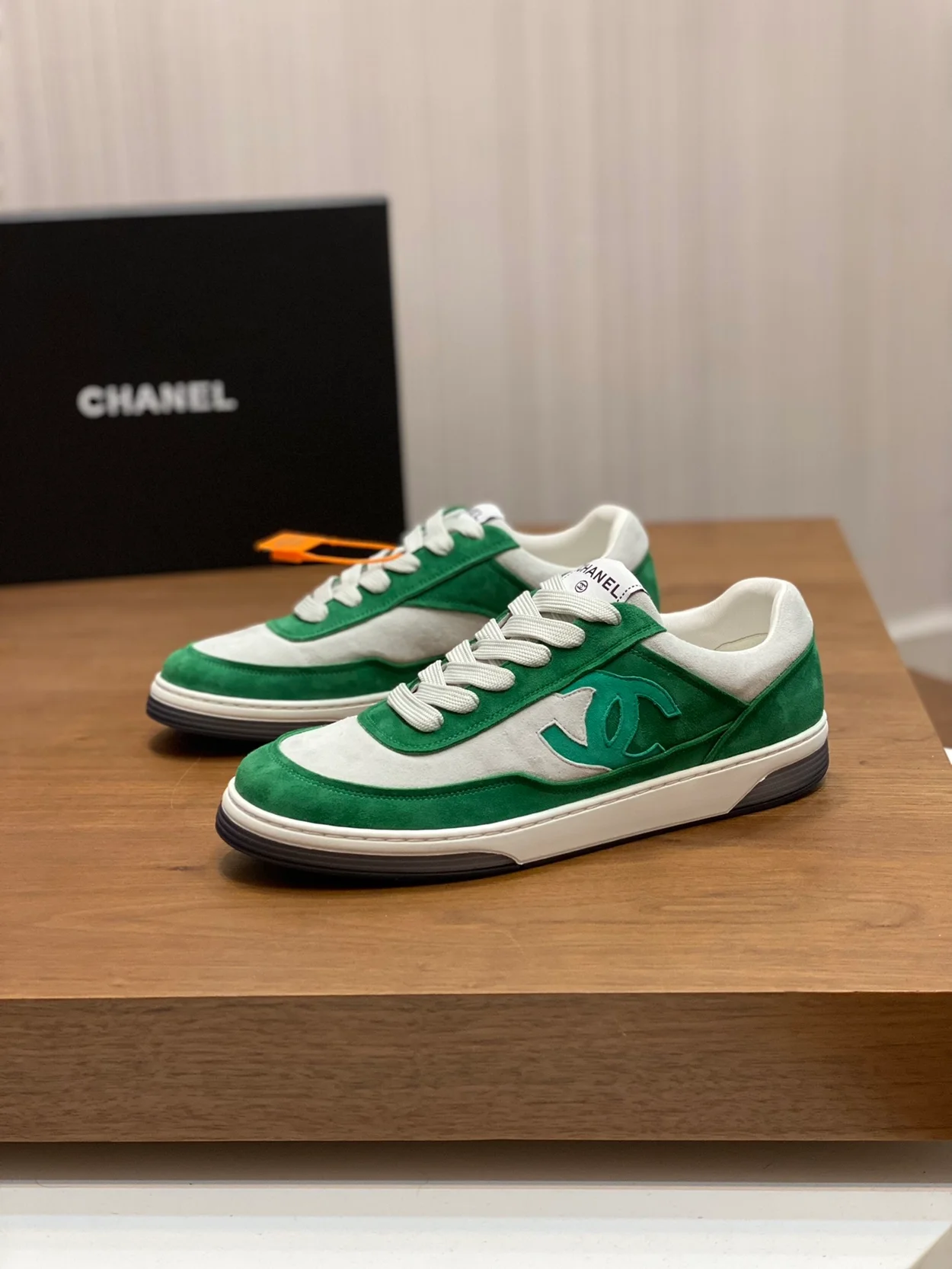 샤넬 CC 로고 그린 스웨이드 스니커즈