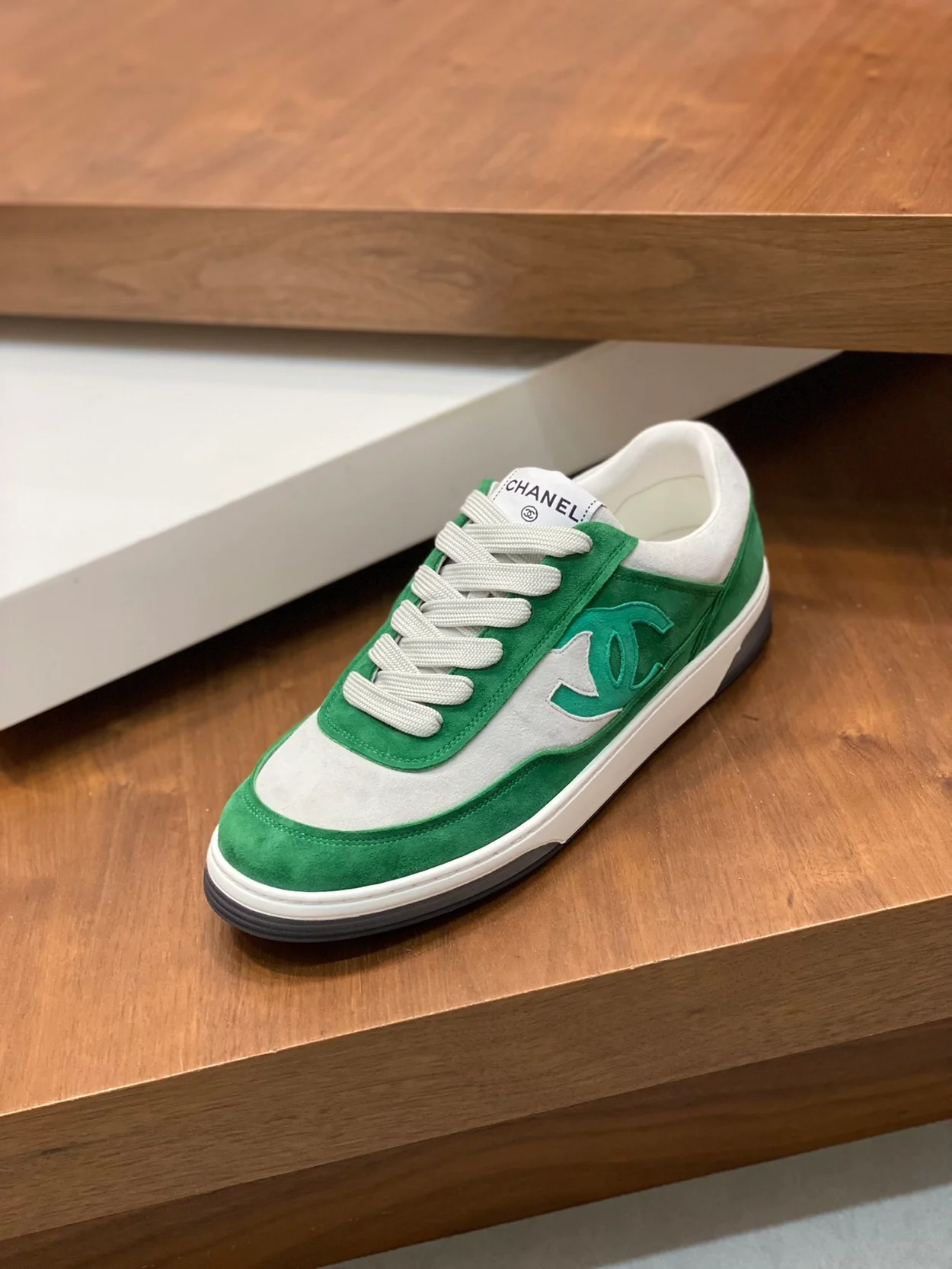 샤넬 CC 로고 그린 스웨이드 스니커즈