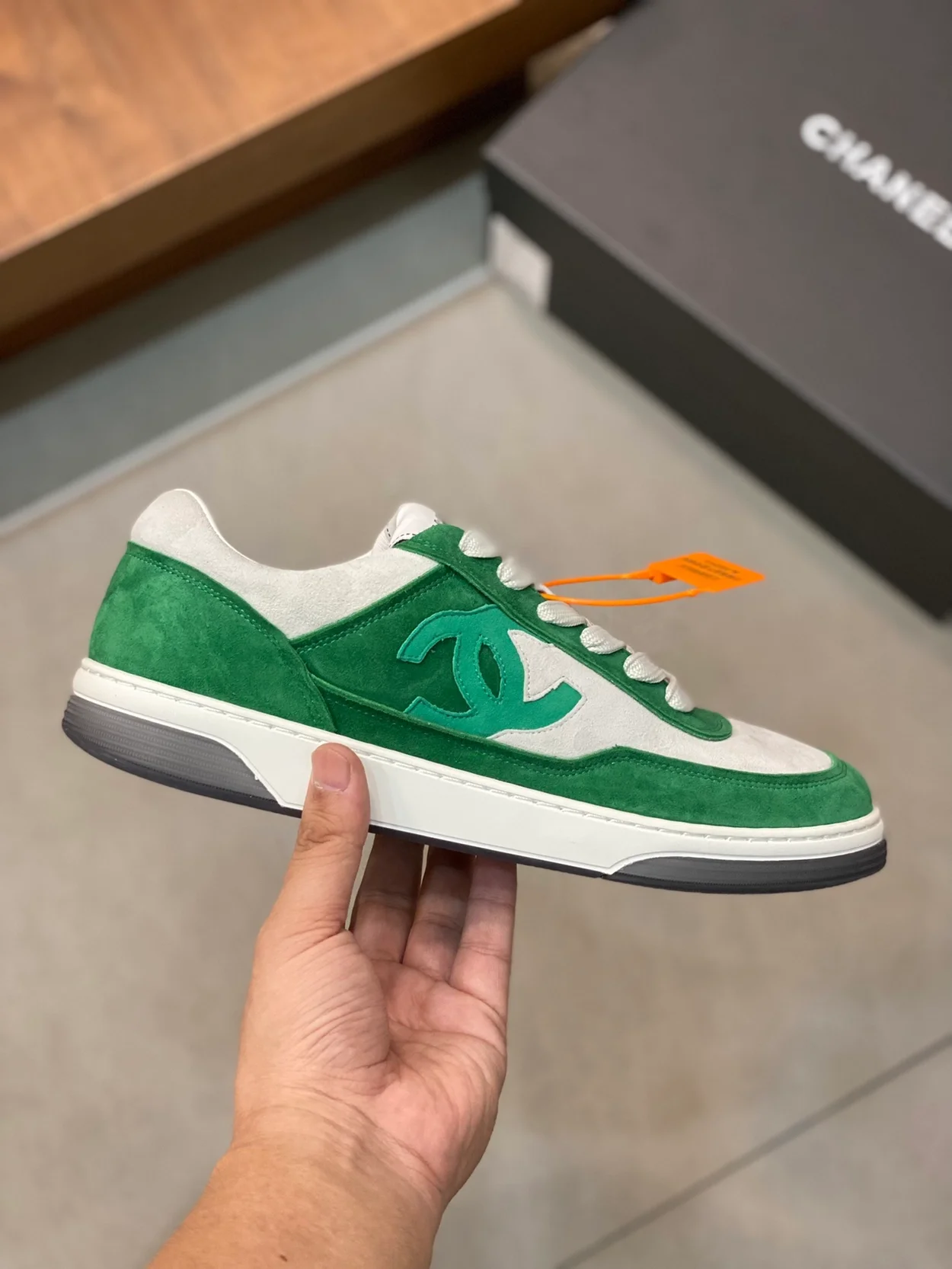 샤넬 CC 로고 그린 스웨이드 스니커즈