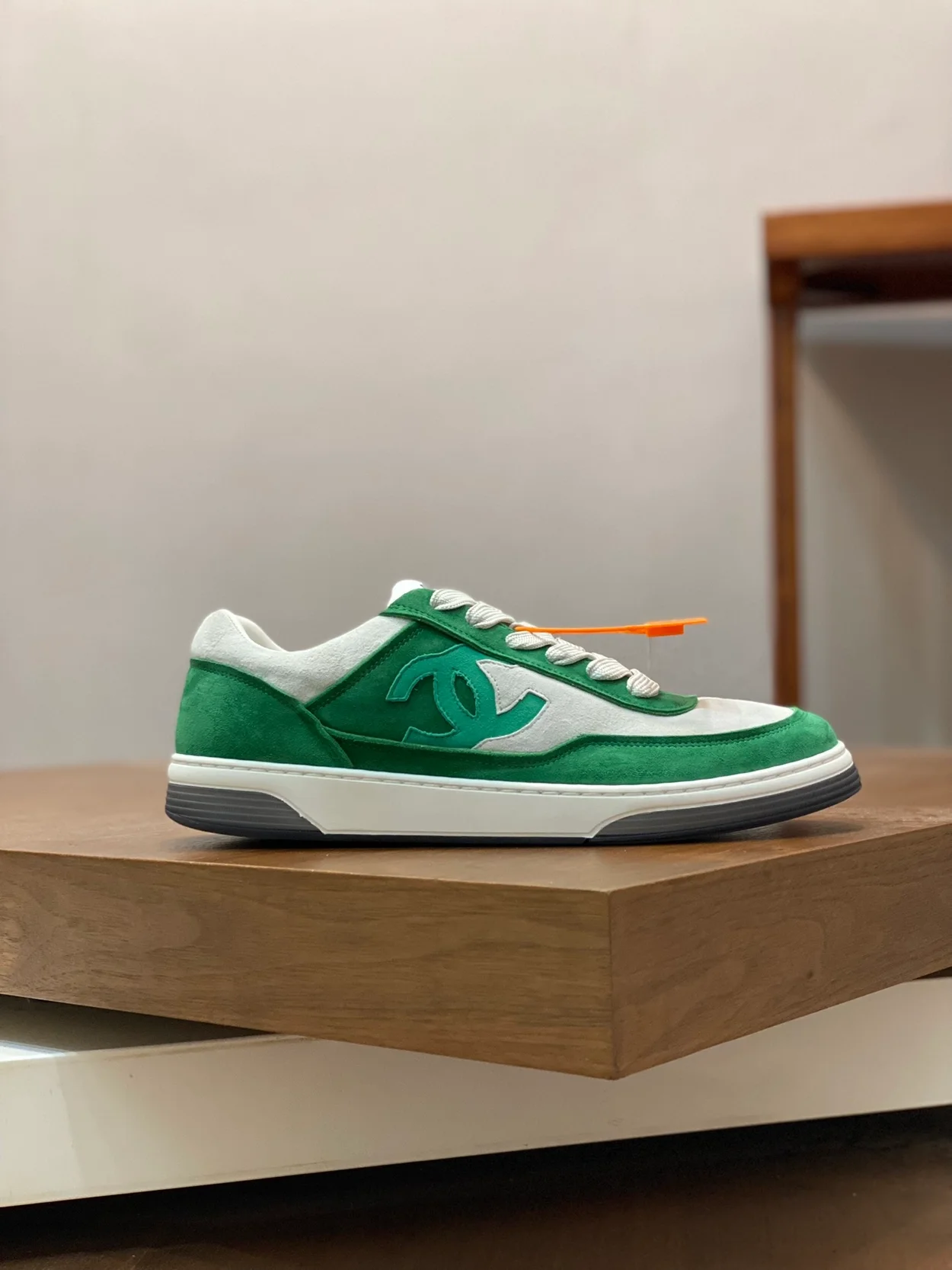 샤넬 CC 로고 그린 스웨이드 스니커즈