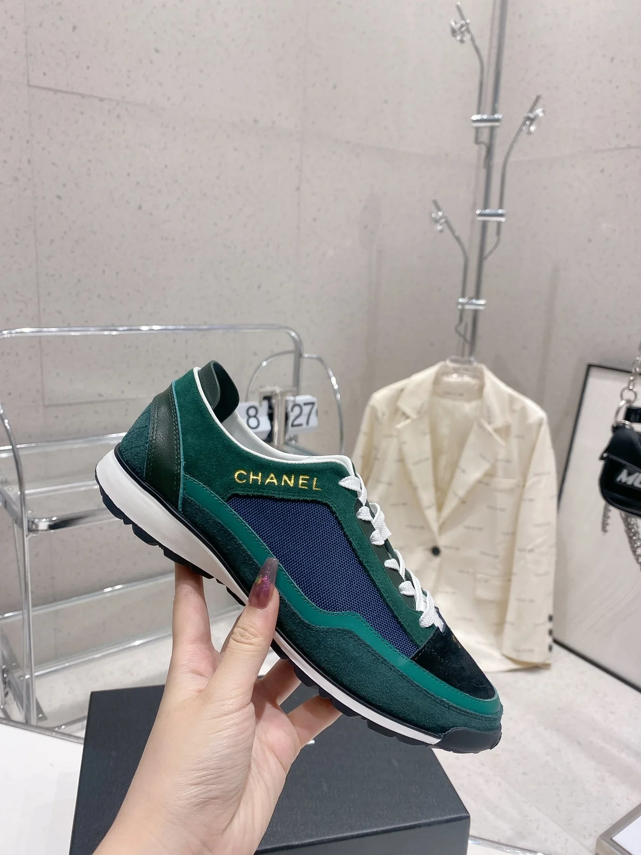 샤넬 크루즈 스니커즈 루버