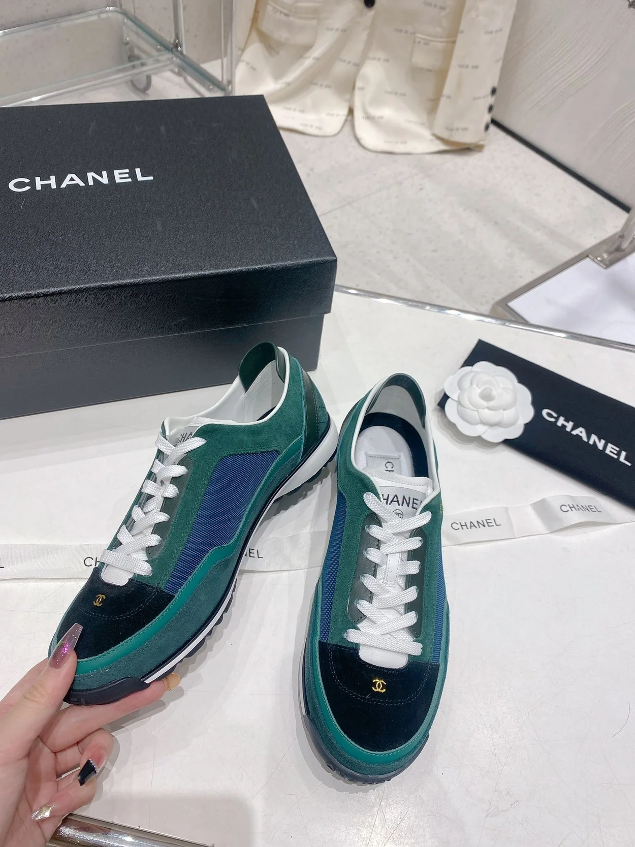 샤넬 크루즈 스니커즈 루버