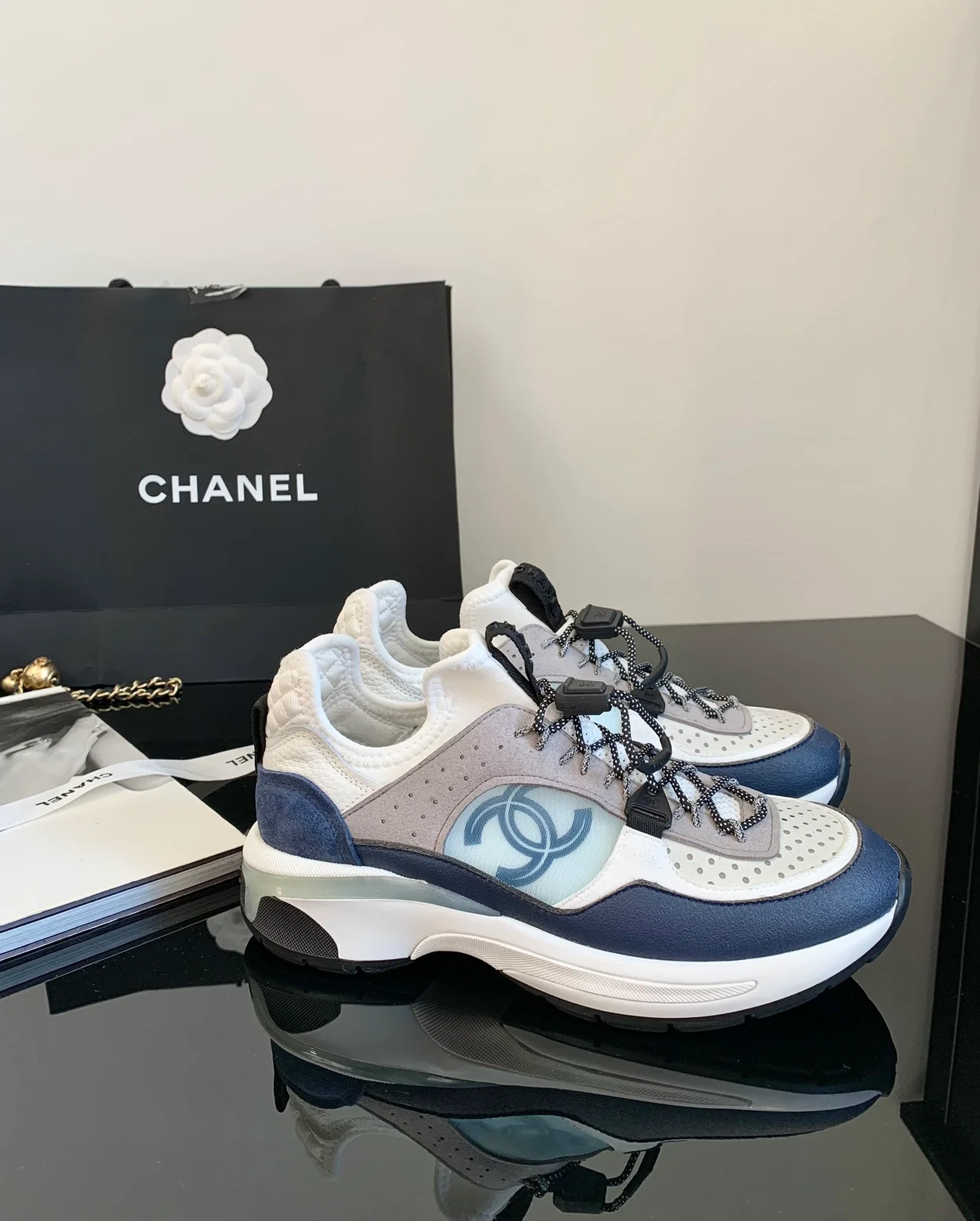 샤넬 패브릭 스웨이드 메쉬 cc 스니커즈