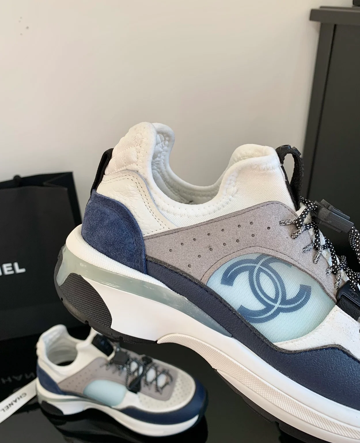 샤넬 패브릭 스웨이드 메쉬 cc 스니커즈