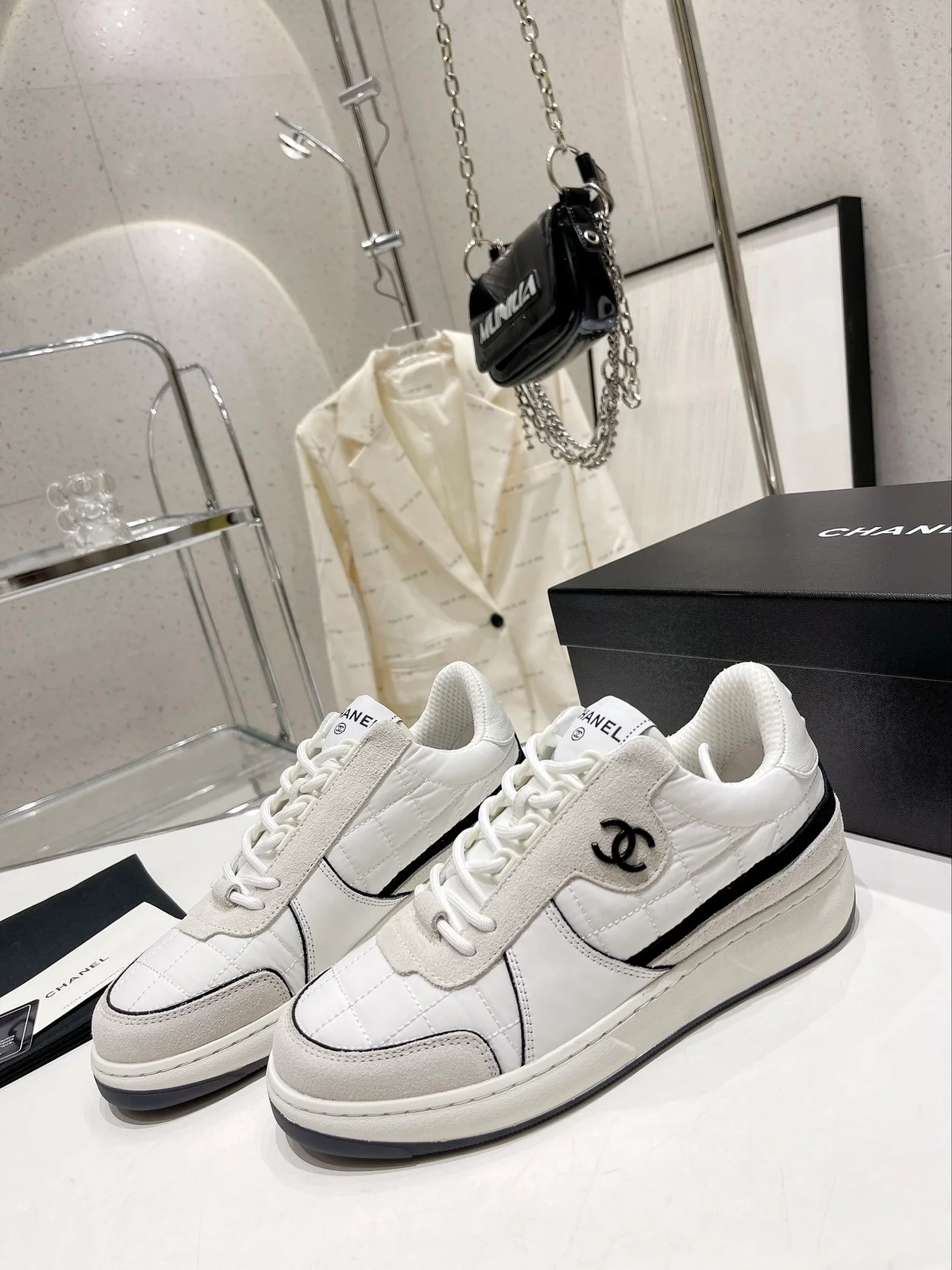 샤넬 스니커즈 패브릭 스웨이드 카프스킨