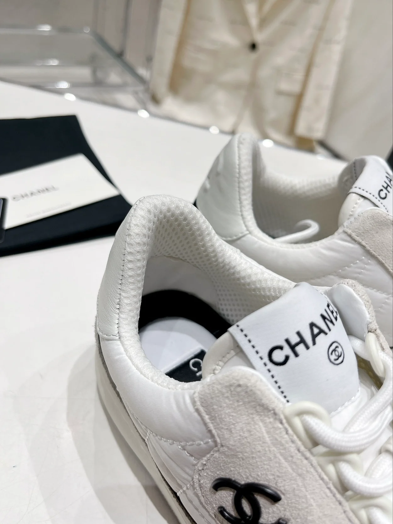 샤넬 스니커즈 패브릭 스웨이드 카프스킨