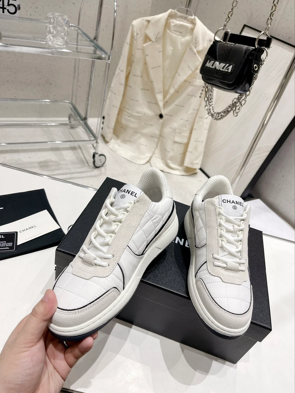 샤넬 스니커즈 패브릭 스웨이드 카프스킨