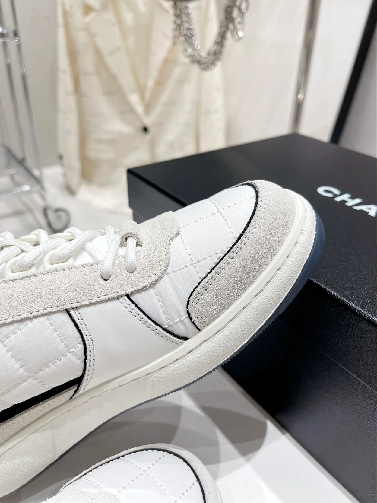 샤넬 스니커즈 패브릭 스웨이드 카프스킨