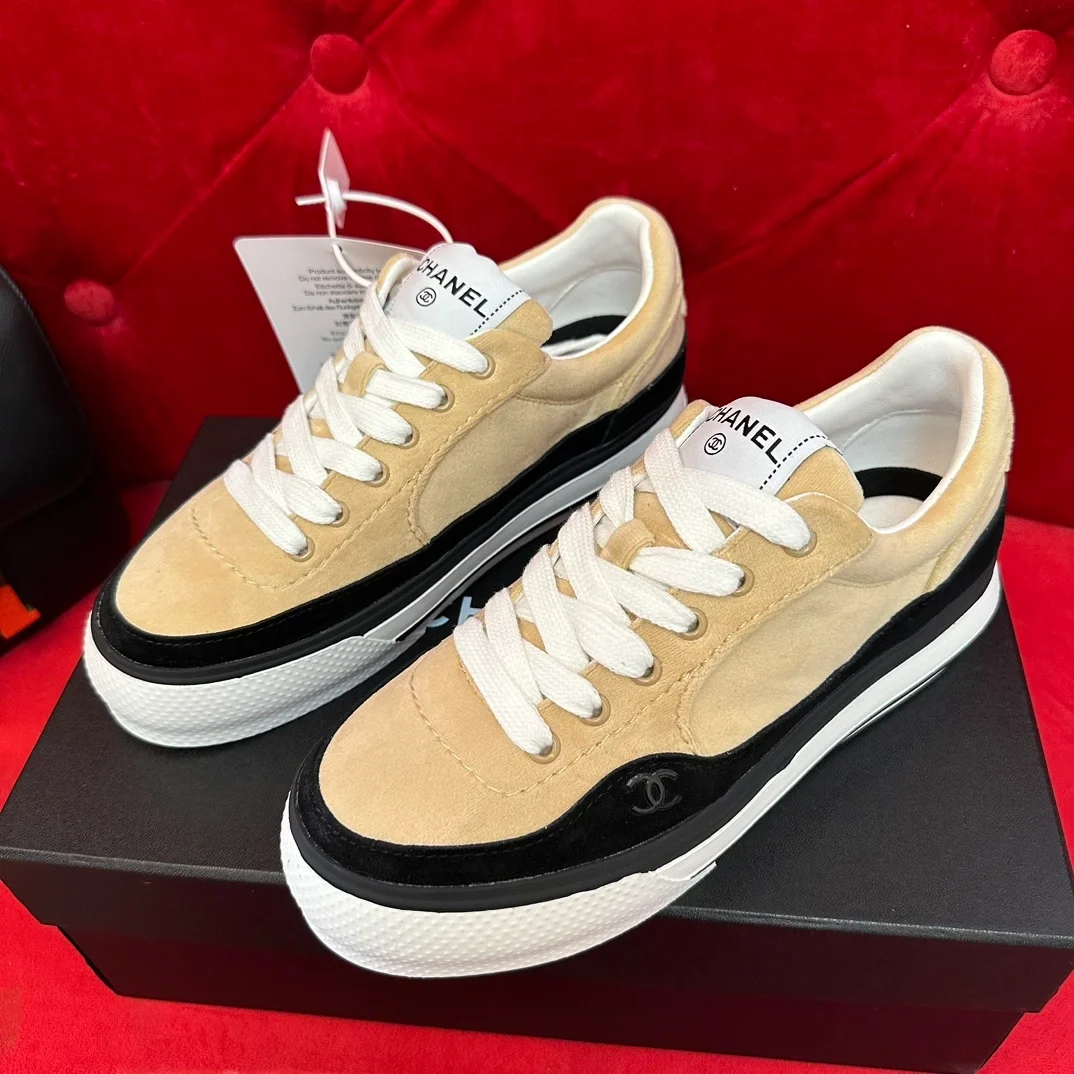 샤넬 벨벳 스웨이드 카프스킨 스니커즈