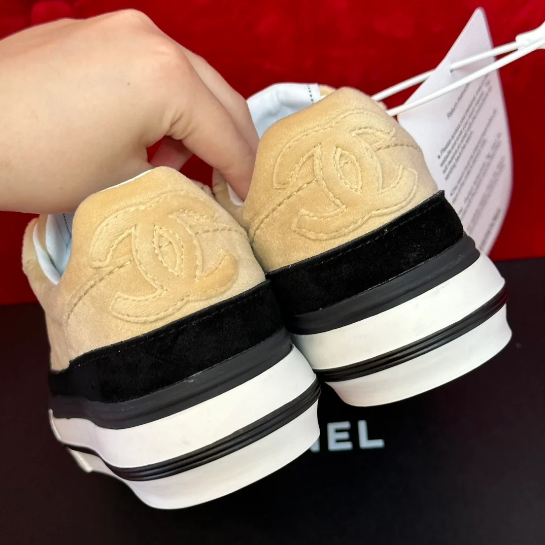 샤넬 벨벳 스웨이드 카프스킨 스니커즈