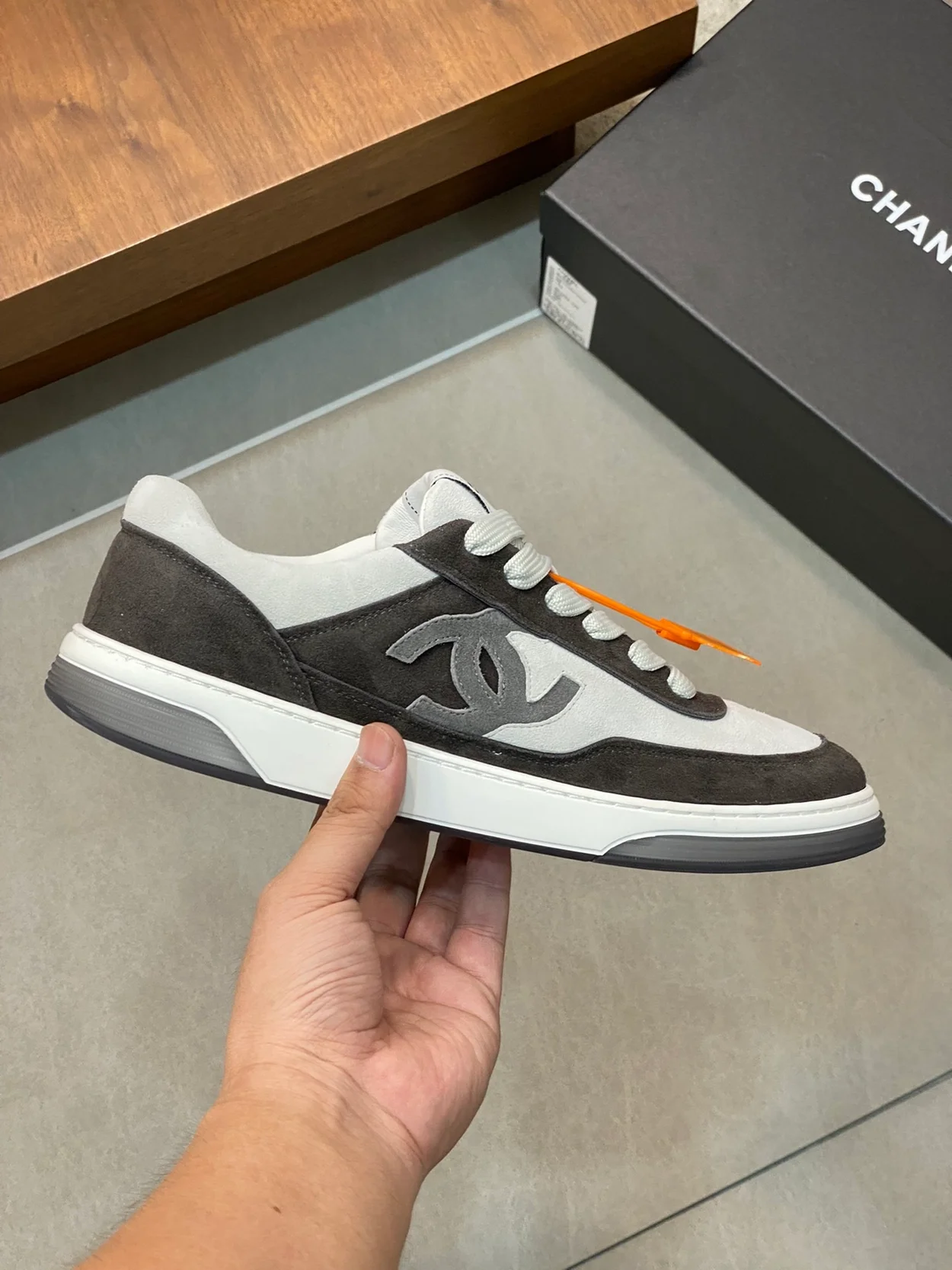 샤넬 CC 로고 블랙 스웨이드 스니커즈