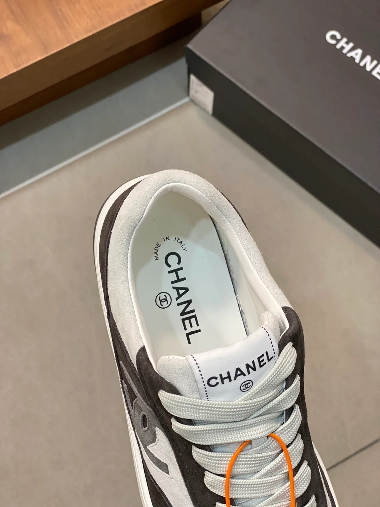 샤넬 CC 로고 블랙 스웨이드 스니커즈