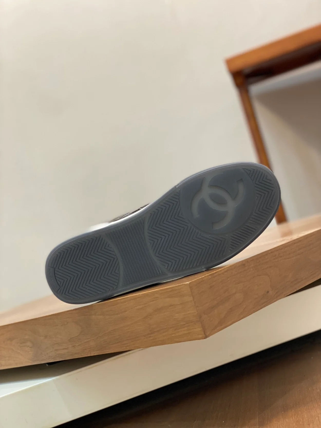 샤넬 CC 로고 블랙 스웨이드 스니커즈