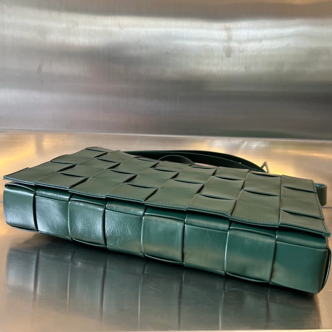 보테가 베네타 맥시 인트레치아토 크로스백