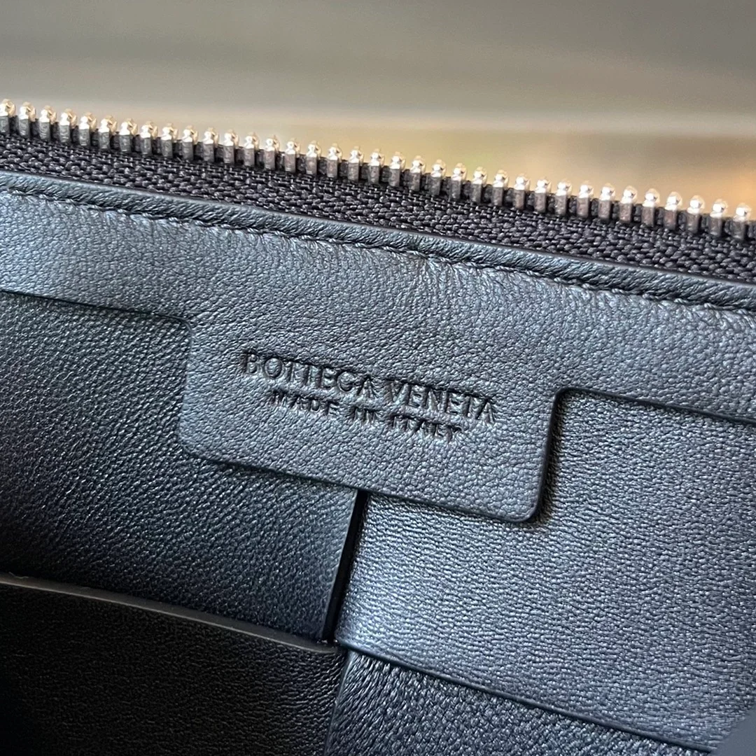 보테가 베네타 카세트 카메라백