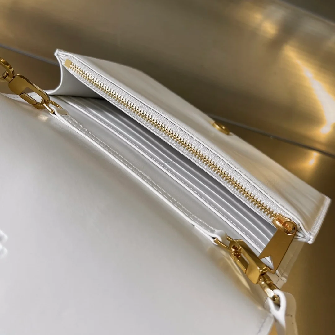 보테가 베네타 화이트 카세트 미니 크로스백