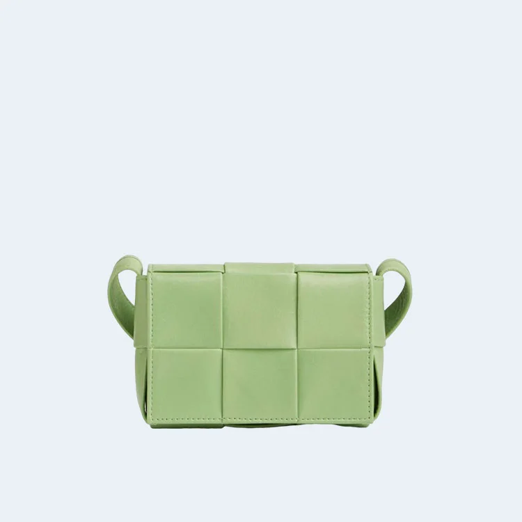 보테가 베네타 인트레치아토 피스타치오 캔디백