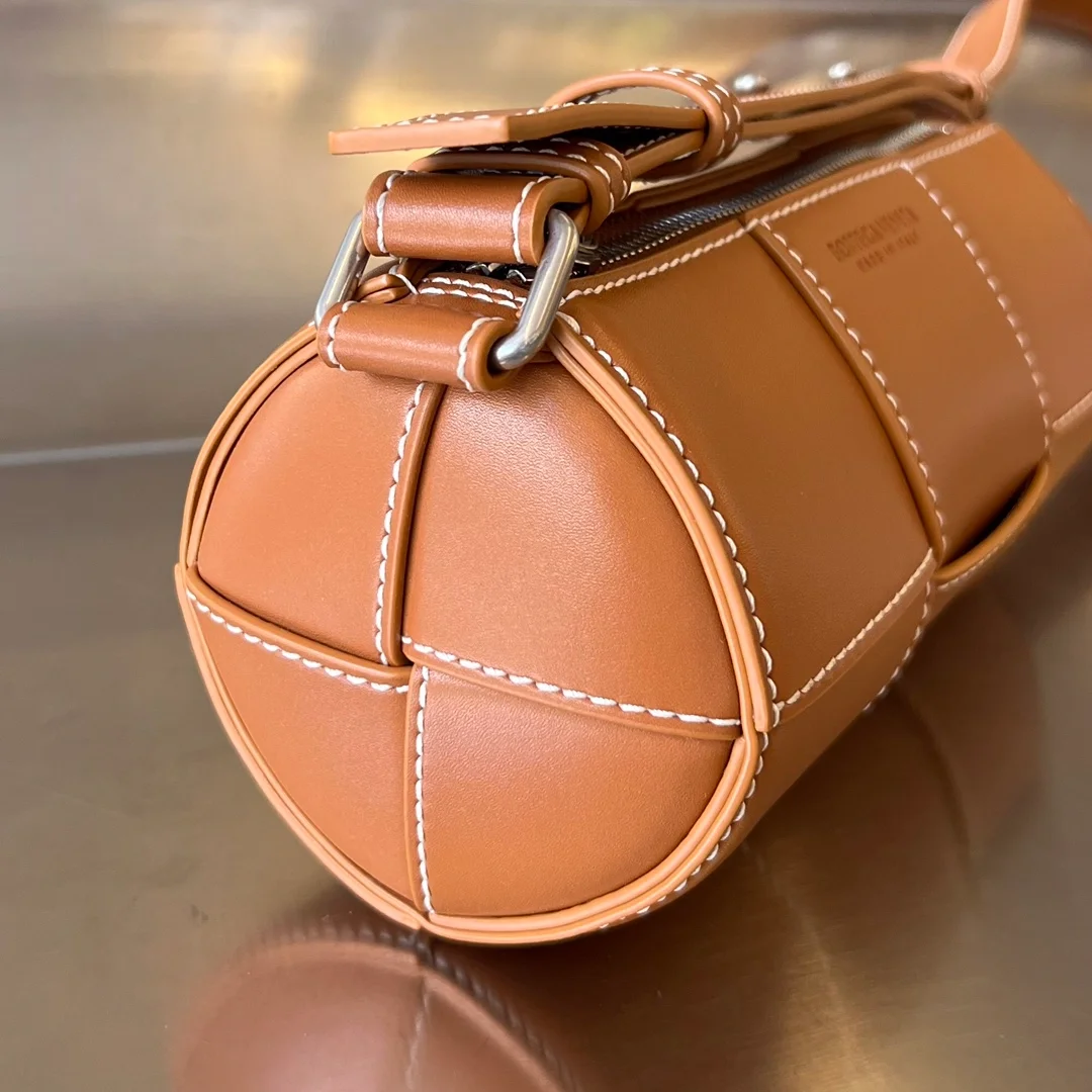 보테가 베네타 우드 미디엄 카네트 스몰사이즈