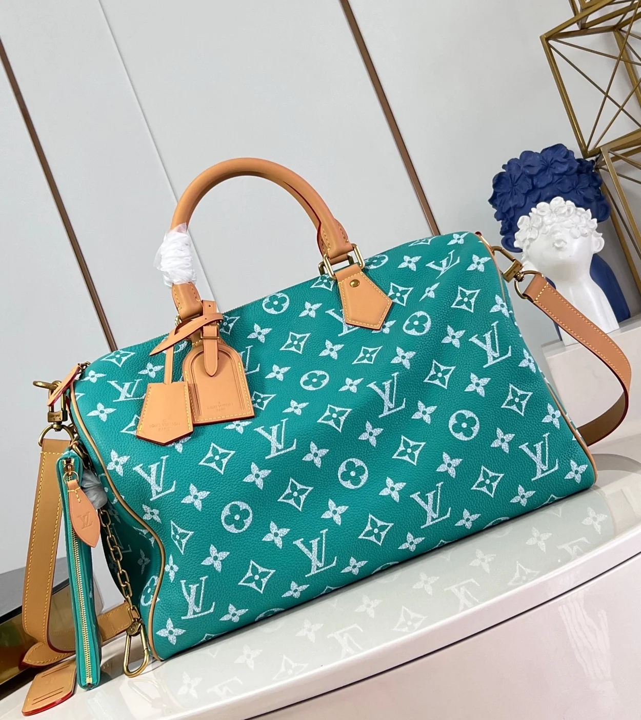 루이비통 런웨이 스피디 P9 반둘리에 40 그린 M24417