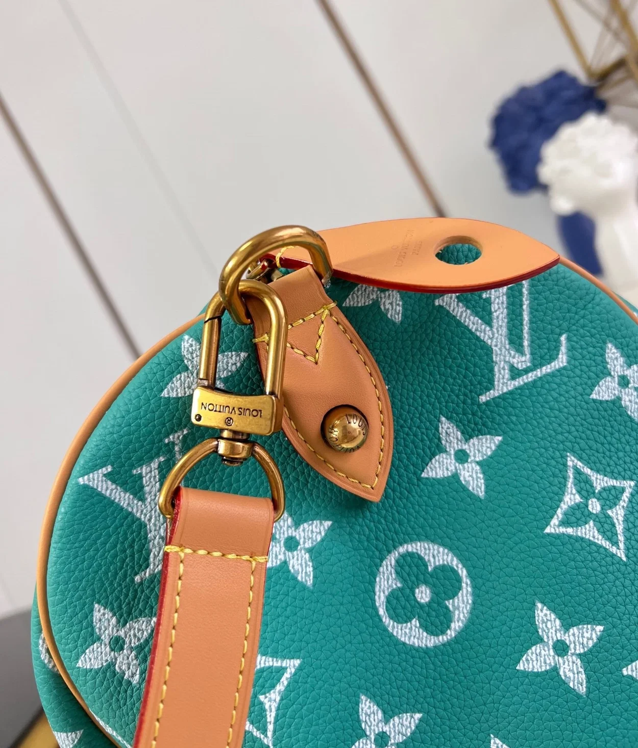 루이비통 런웨이 스피디 P9 반둘리에 40 그린 M24417