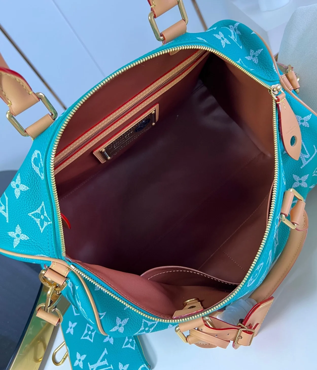 루이비통 런웨이 스피디 P9 반둘리에 40 그린 M24417