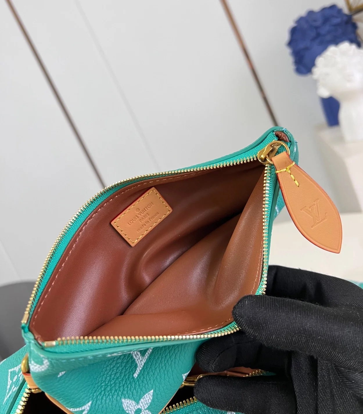 루이비통 런웨이 스피디 P9 반둘리에 40 그린 M24417