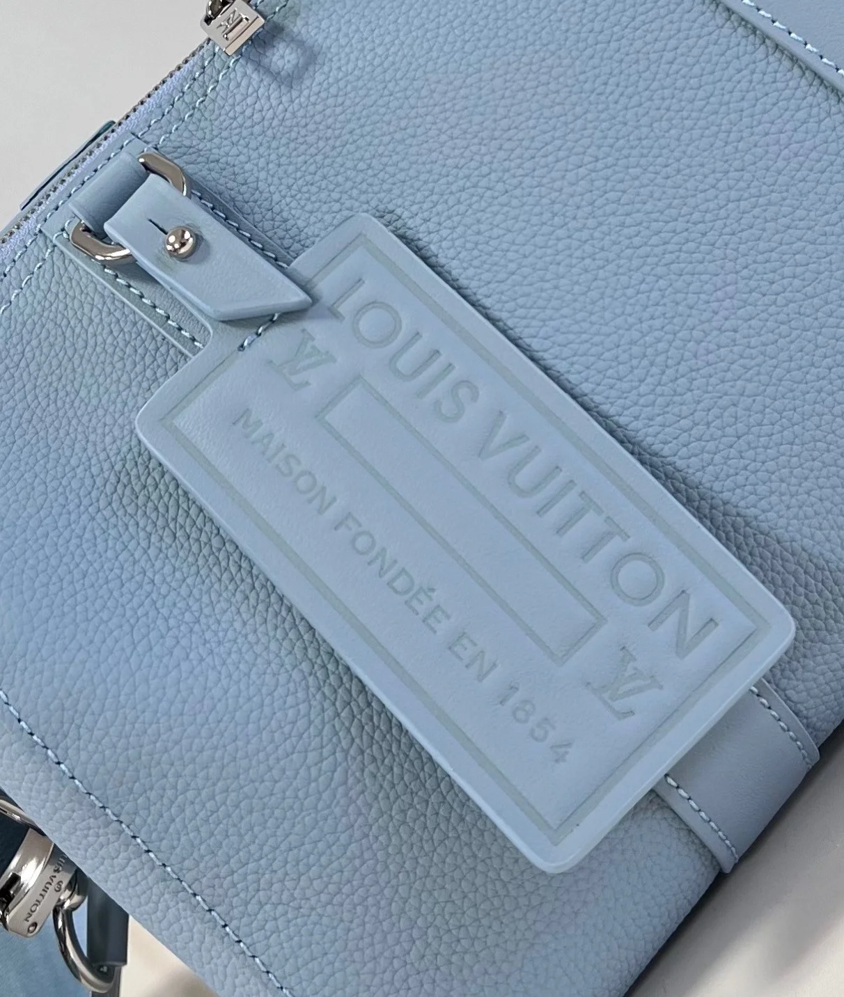 루이비통 시티 키폴 M23725