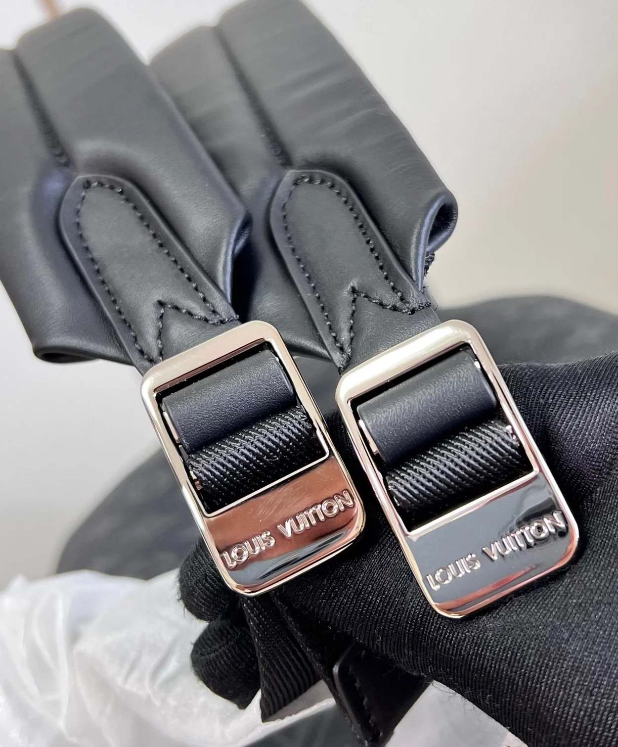 루이비통 디스커버리 백팩 MM M22545