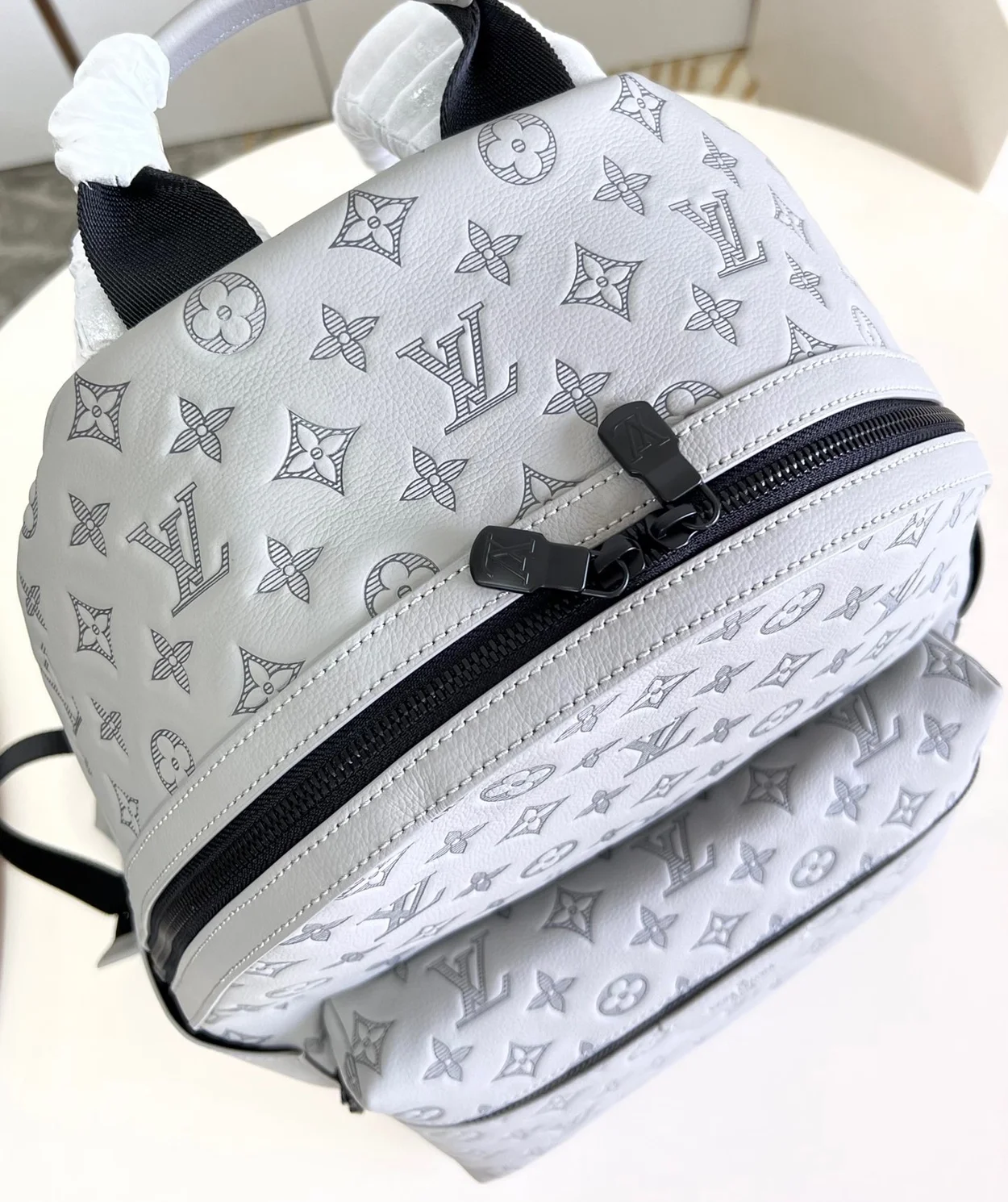 루이비통 디스커버리 백팩 M46557