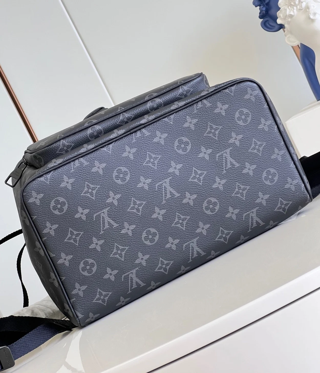 루이비통 몽수리 백팩 M46683